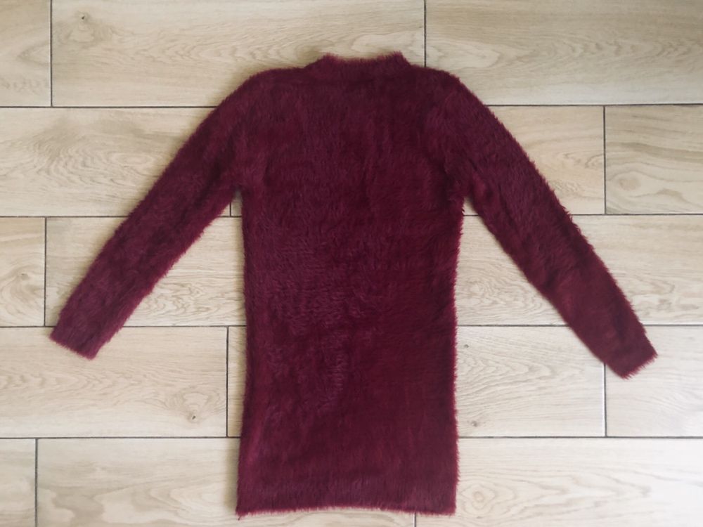 Burgundowy puszysty sweter