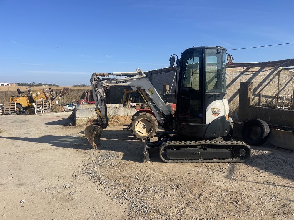 Yanmar VIO 25-4, ano2014, 3100h, engate rápido, revisão,  entrega.