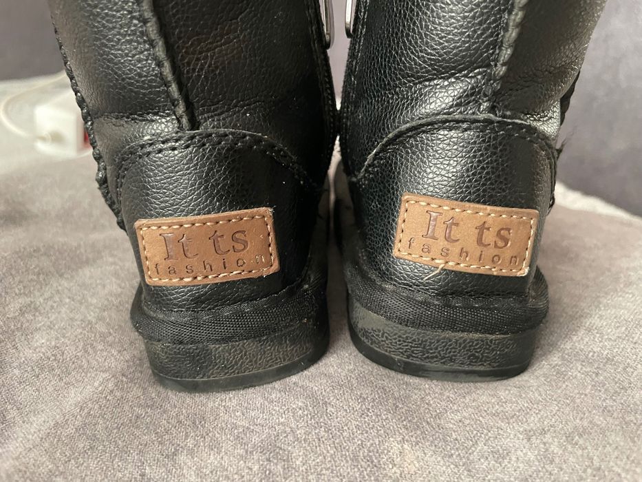 Продам угги дитячі, дитяче взуття