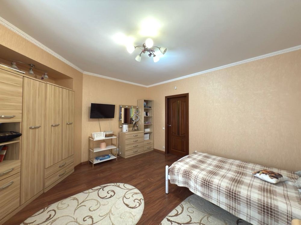 Продаж 3 х кімнатноі квартири. Петропавлівська. Новобудова