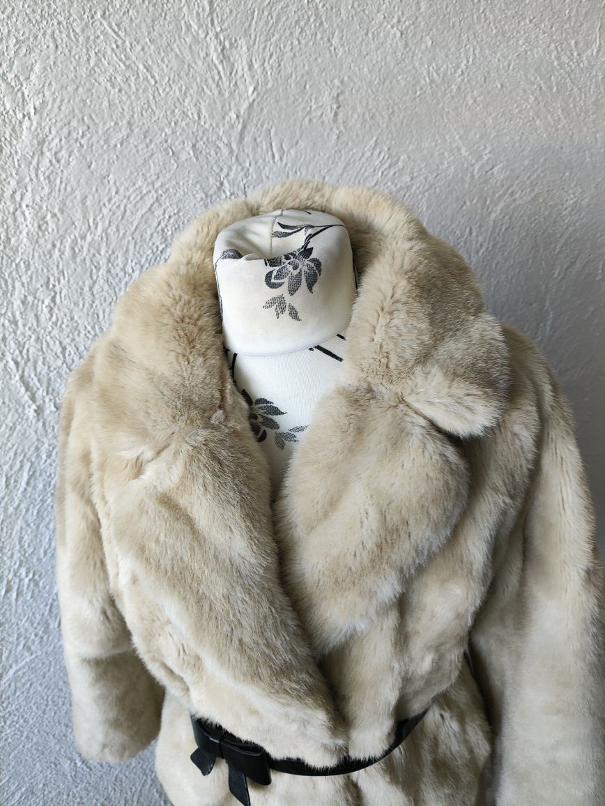 Eleganckie futerko damskie 42 XL beżowe