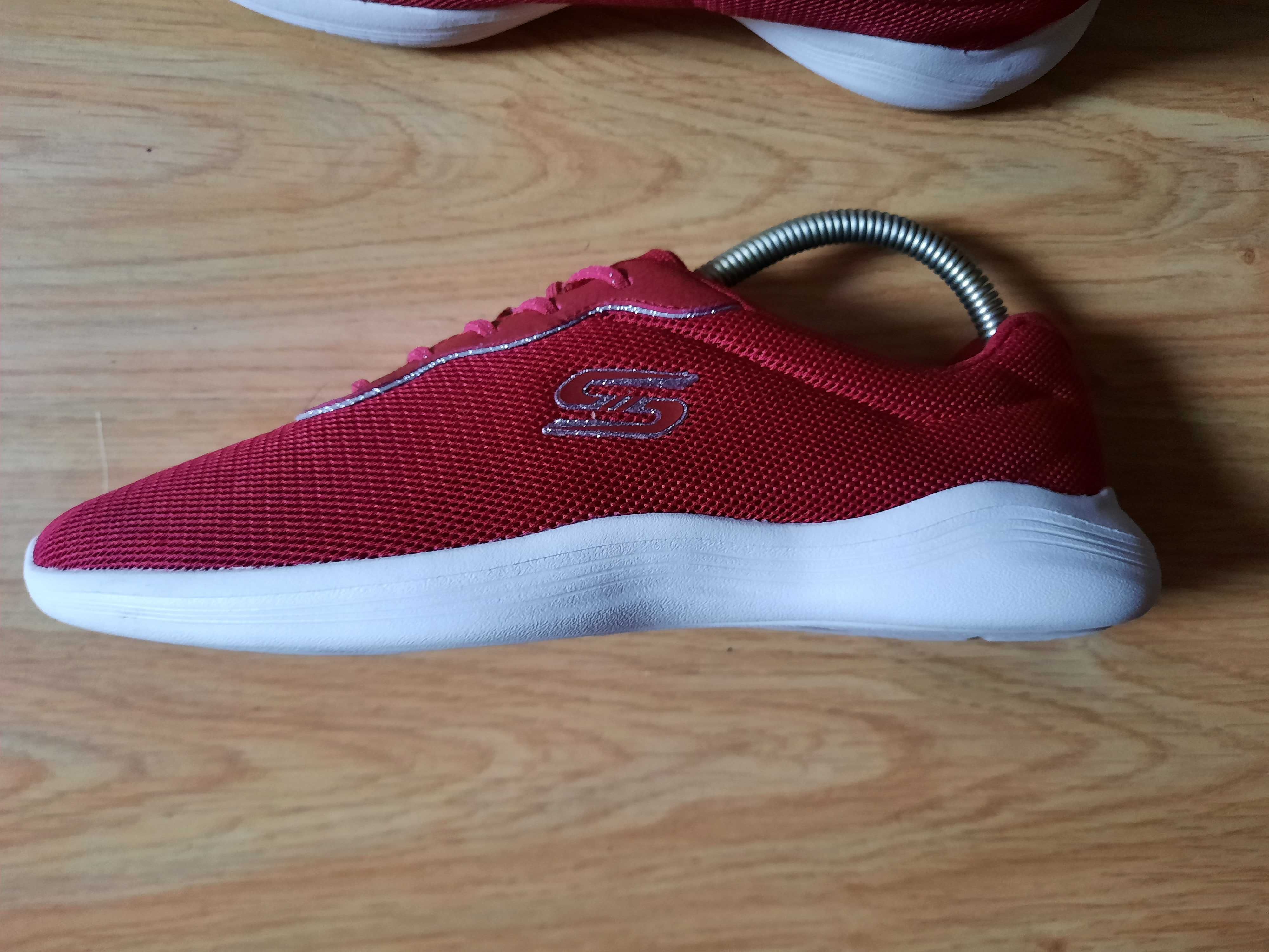 Женские кроссовки SKECHERS 39 p.