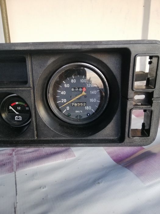 Панель приладів ВАЗ 2104-2105