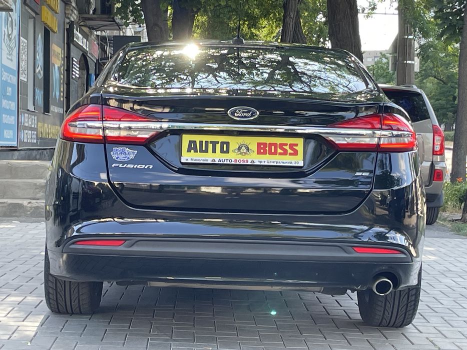 Ford Fusion SE 2017 року випуску