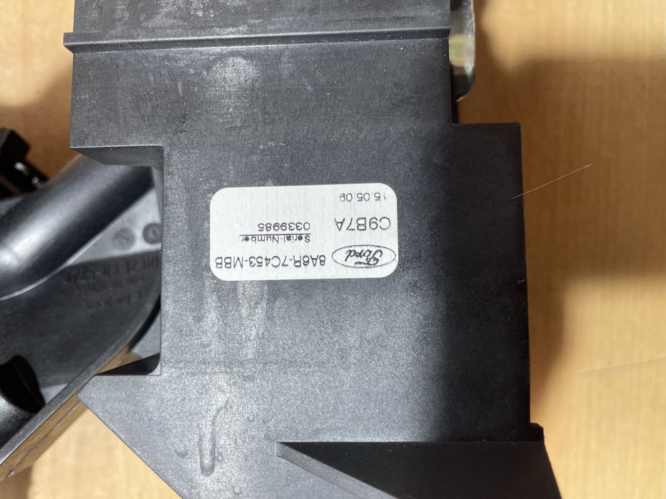 Ford fiesta mk7 gałka zmiany biegów wybierak ładny komplet