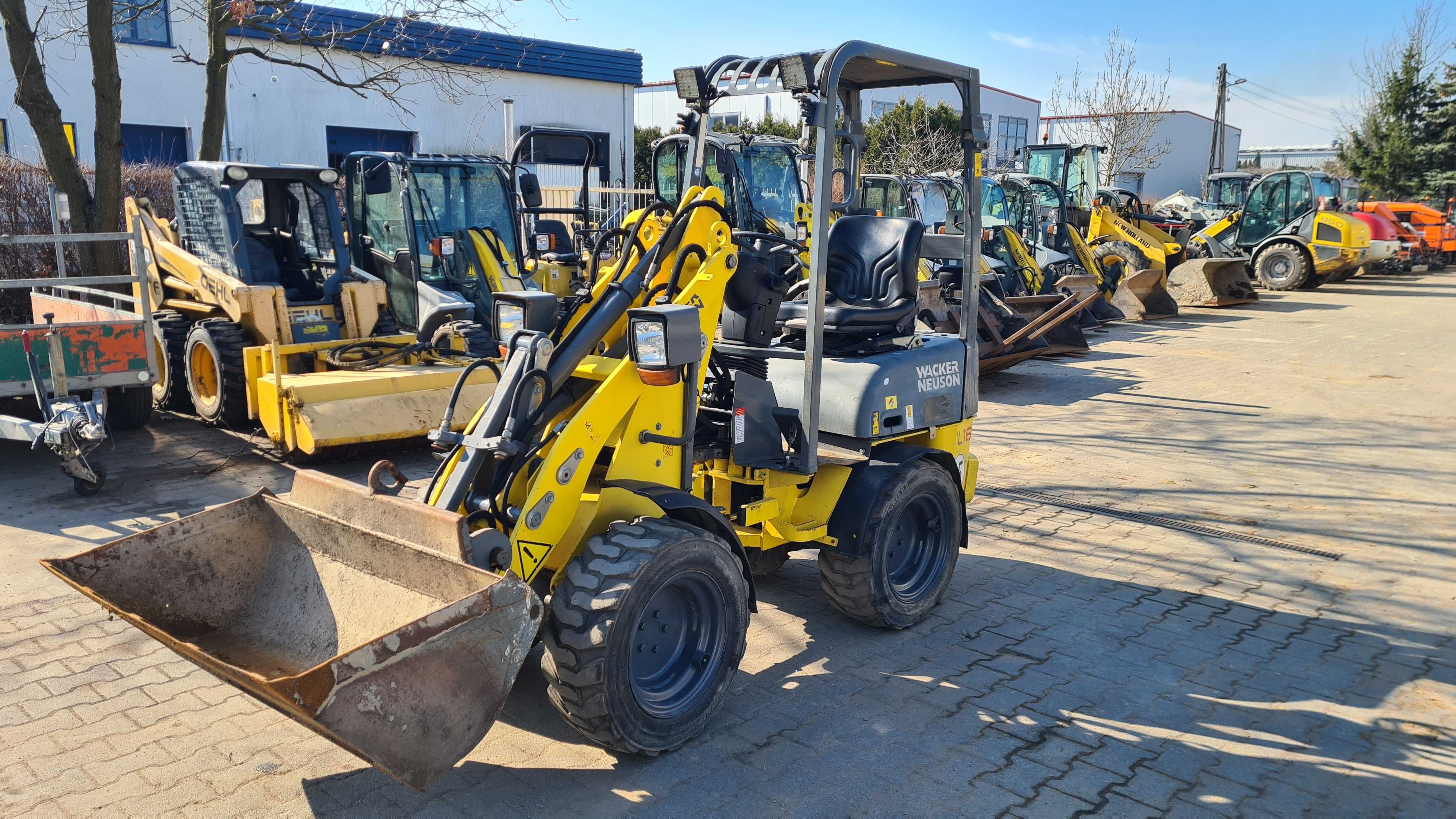 Ładowarka Wacker WL18 Kramer Bobcat Mini Schaffer Miniładowarka