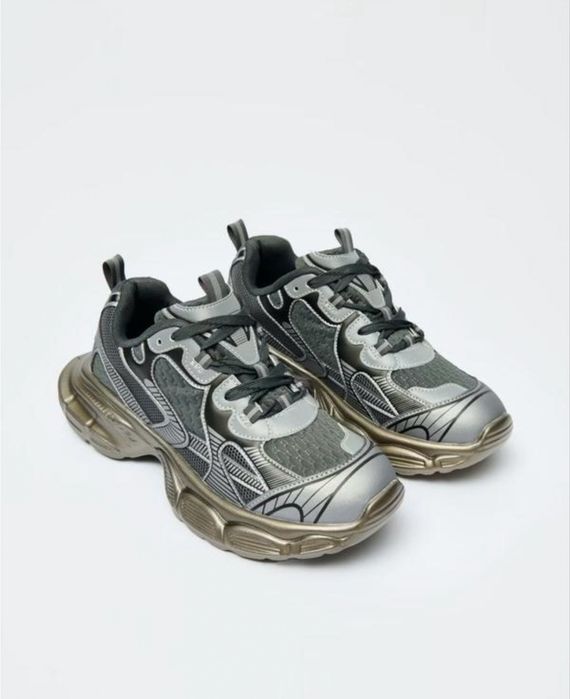 Світловідбиваючі кросівки House brand 37 розмір