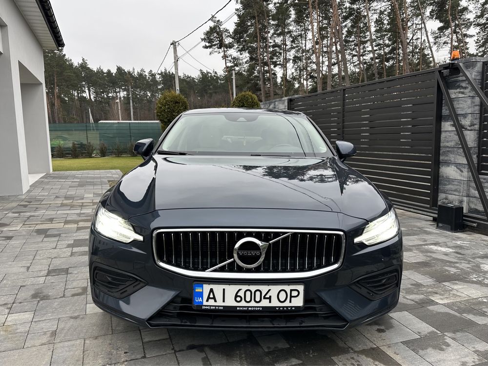 Volvo s60 2019 року