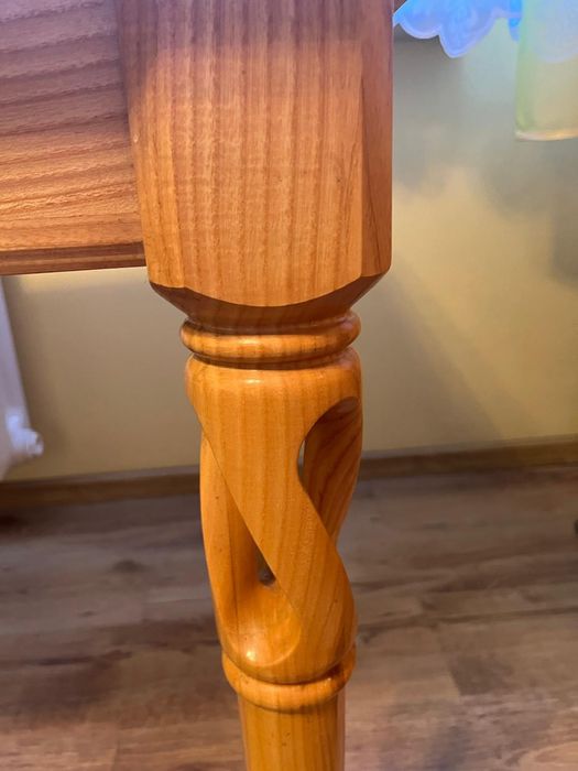 Stół jesionowy stan bardzo dobry