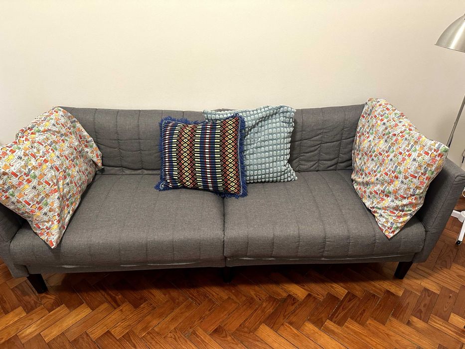 Sofá 3 lugares cinzento, em perfeito estado!