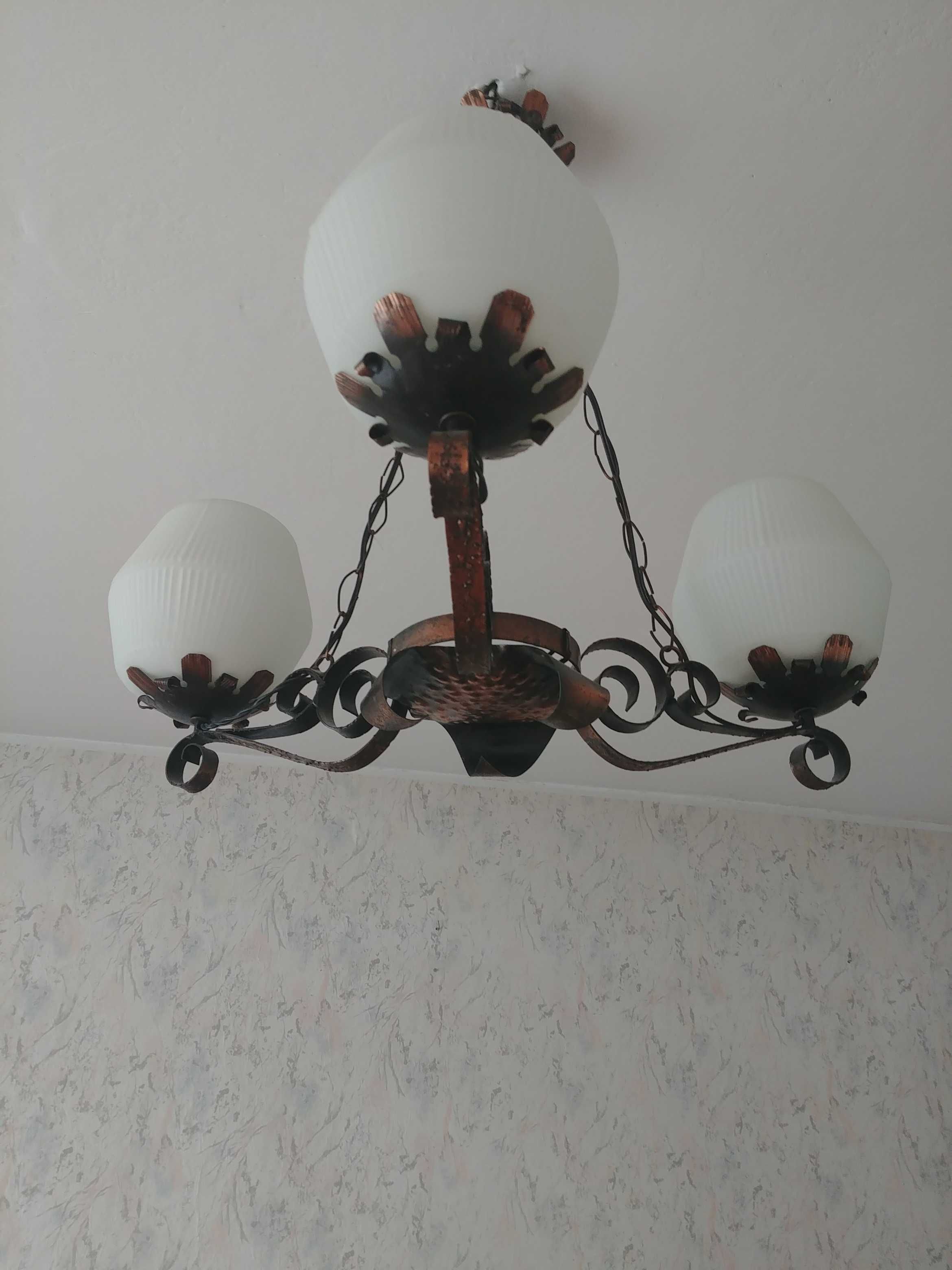 Stylowa lampa sufitowa z czasów PRL