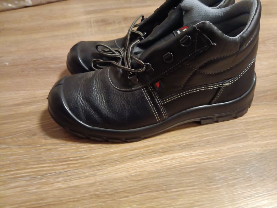 Ботинки рабочие фирмы TALAN (41 размер)