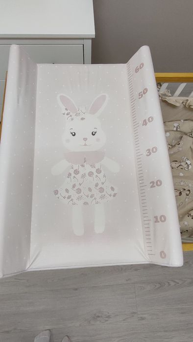 Przewijak  z zabezpieczeniem na łóżeczko