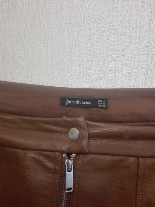 Юбка із екошкіри