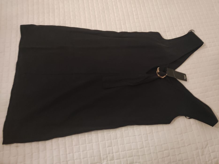 Vários vestidos cerimônia