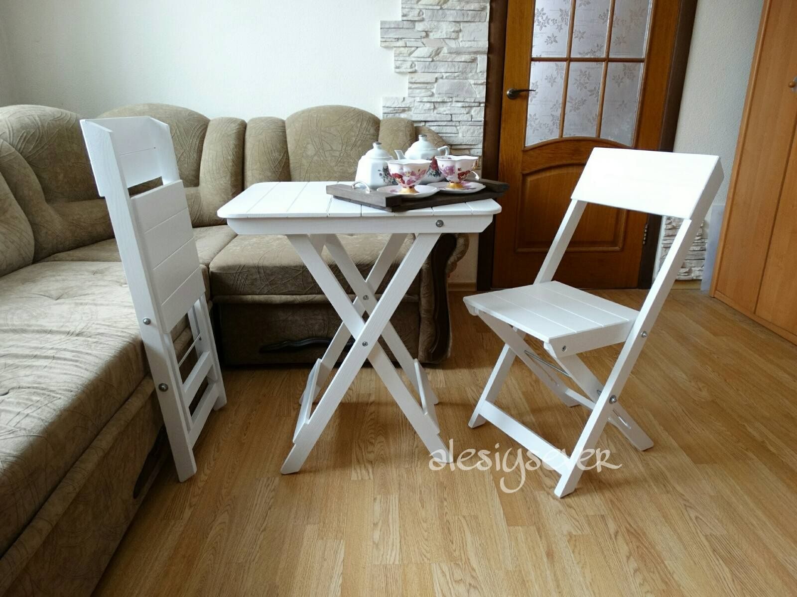 Раскладные столы и стулья для кафе, квартиры, дома!