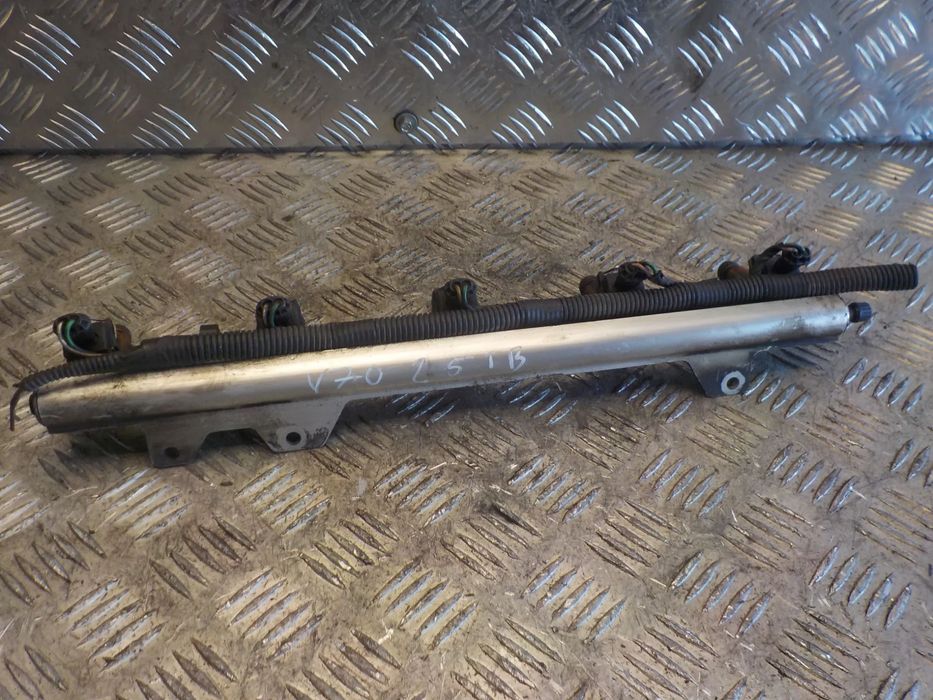 VOLVO V70 II S60 I XC90 2.5 T LISTWA WTRYSKOWA WTRYSKI