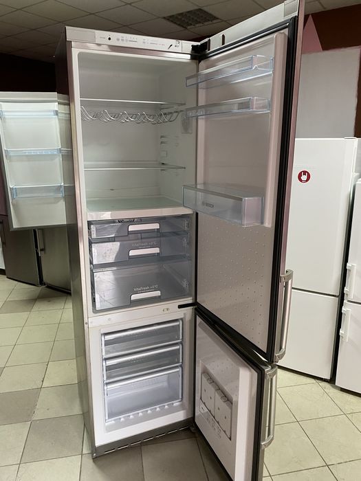 Двухкамерный холодильник BOSCH NoFrost FD8802