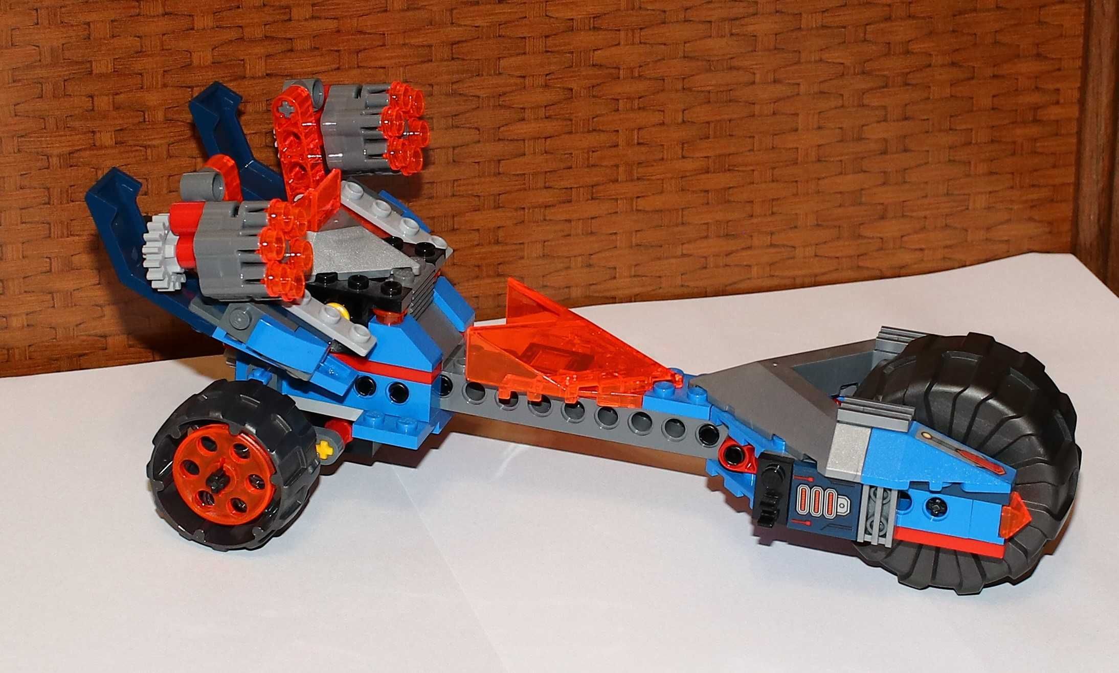 Lego Nexo Knights 70319 Macy's Thunder Mace.