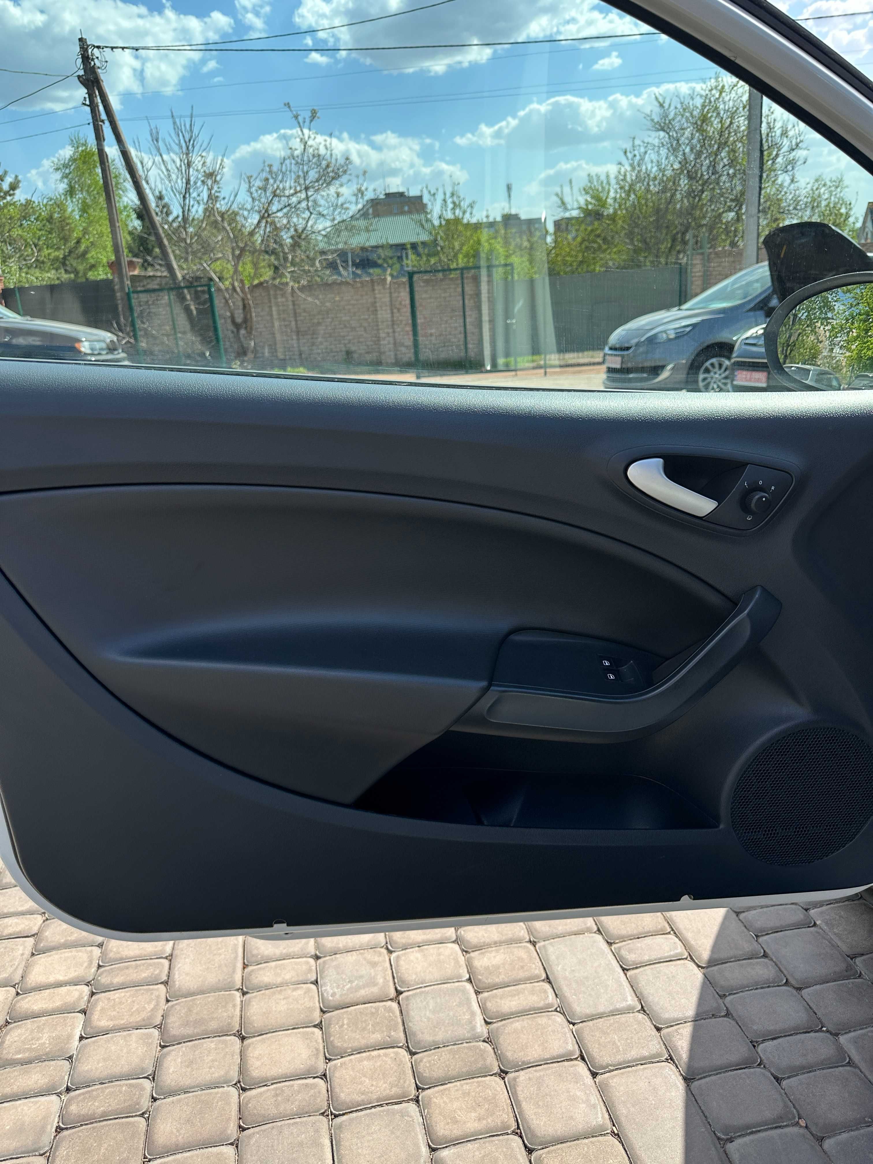 Продам  Seat Ibiza Cupra 2011 рік можлива розстрочка,кредит,обмін!