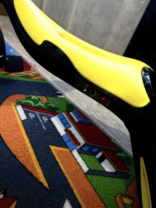 Слмокат, толкач з педалями