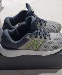 New Balance r.44,5cm