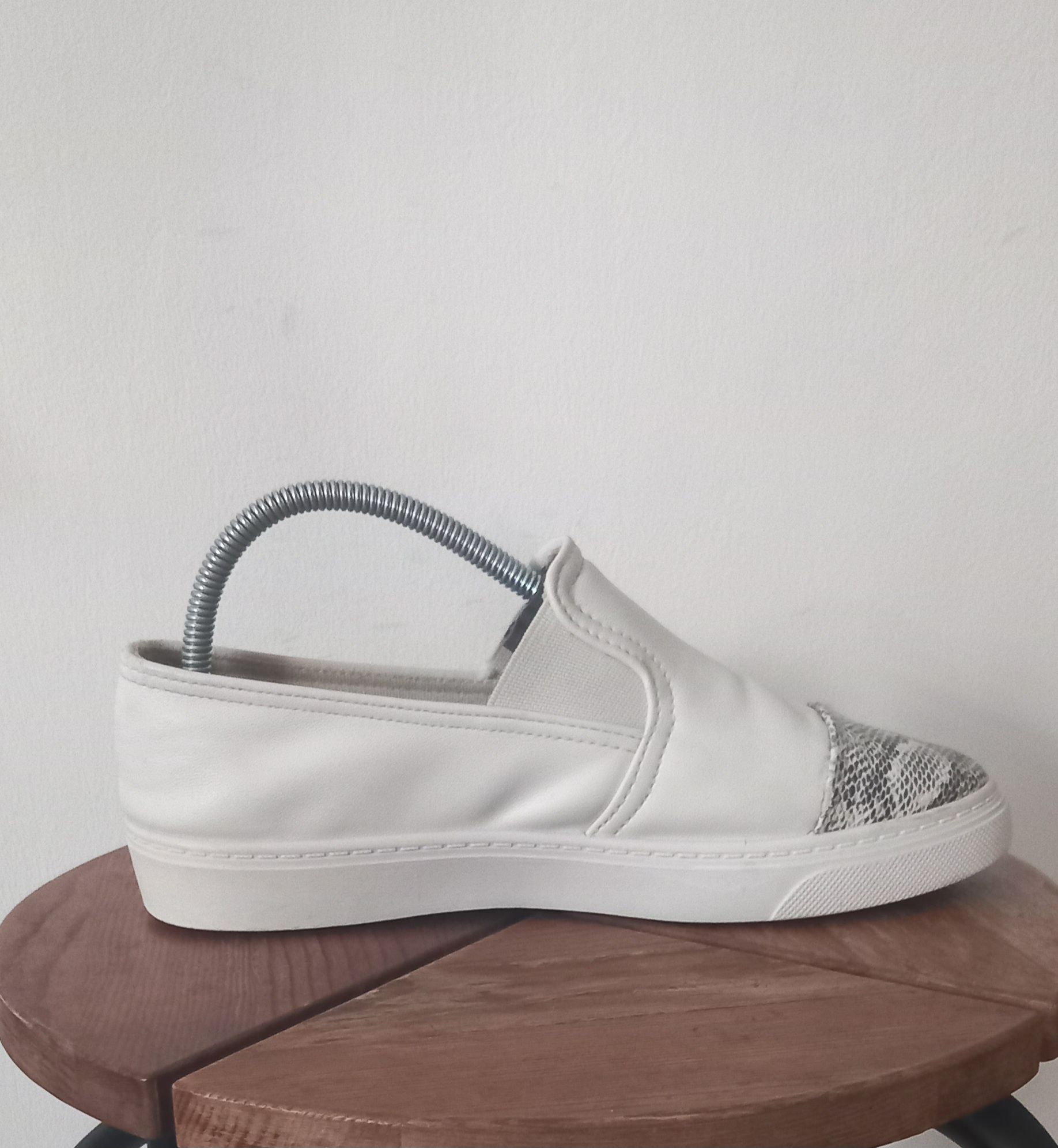 Trampki wsuwane, slippersy, rozmiar 37