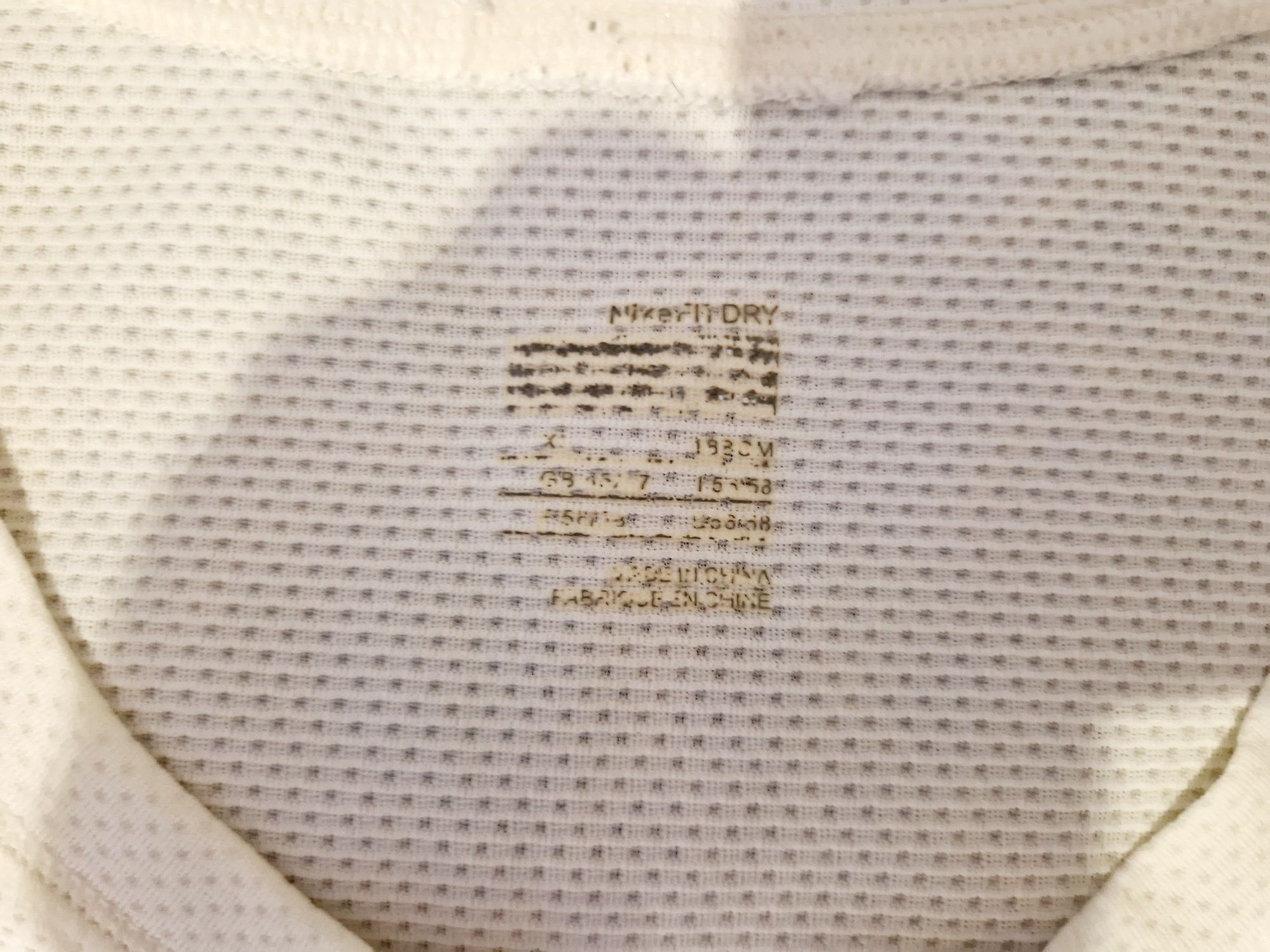 2 T-shirts sem manga novos xxl Nike
Apenas 7 eur pelo conjunto de dois