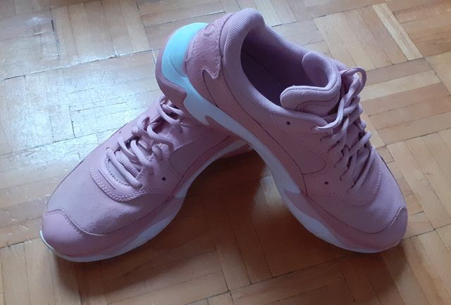 Buty  damskie Puma 37.5 nowe