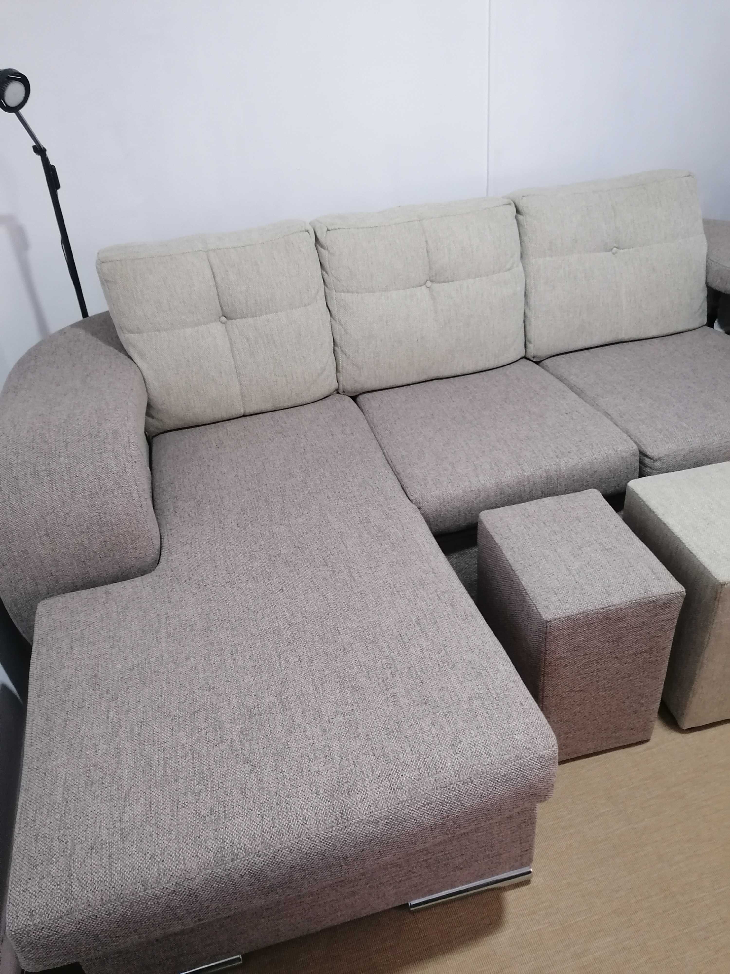 Lounge chão se com 4 puffs