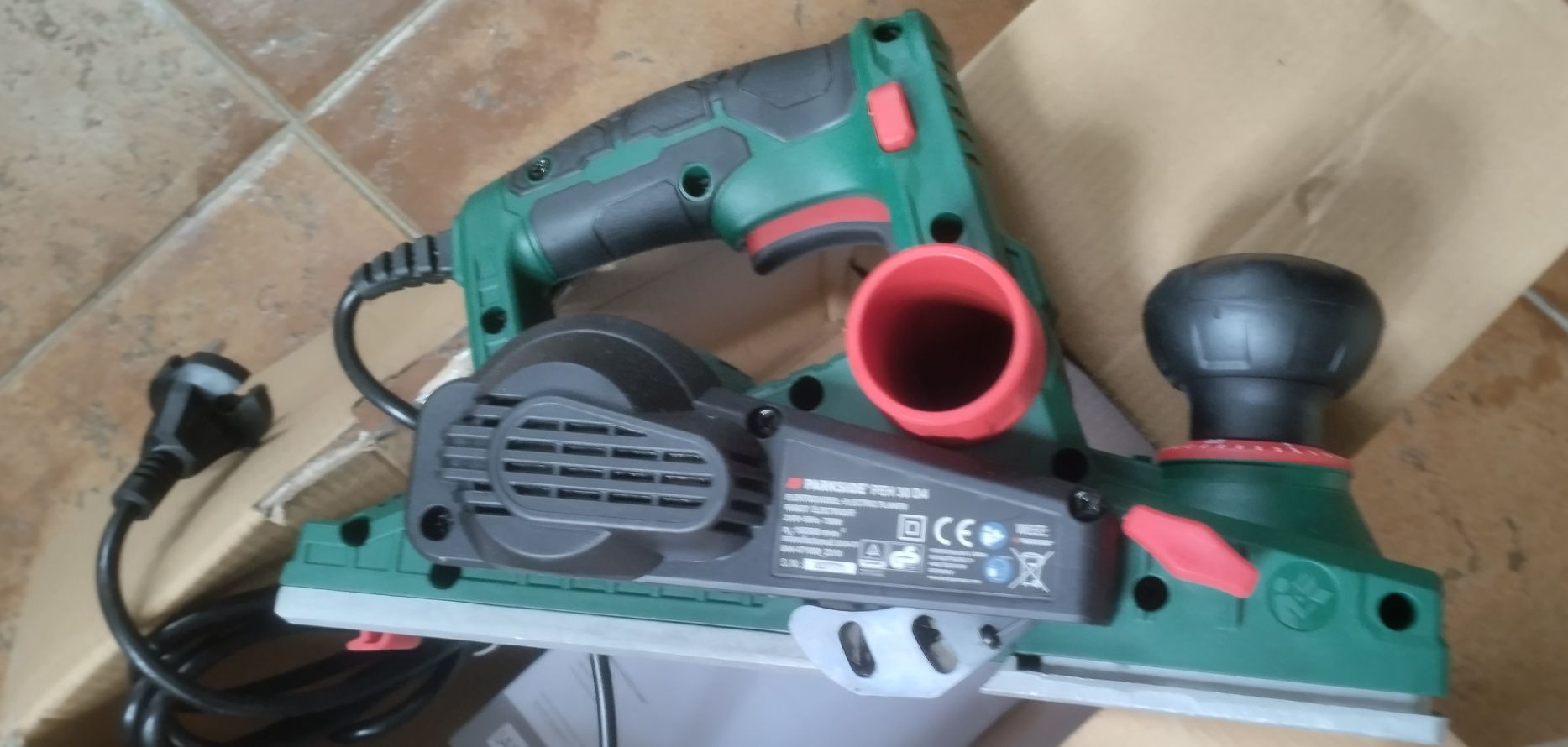 Plaina elétrica Parkside 750W