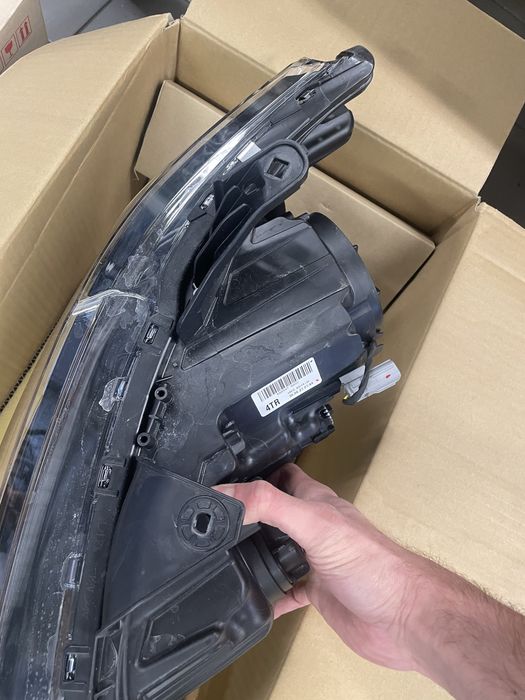 Фара права Outlander 3 (GF) 8301C854