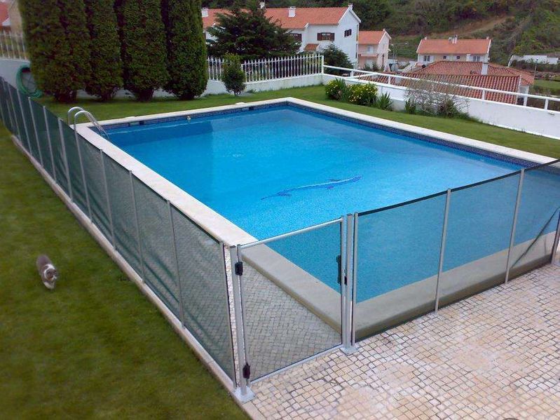 Net fencing for swimming pools (Child protection)