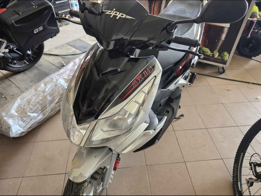 Skuter Zipp axis