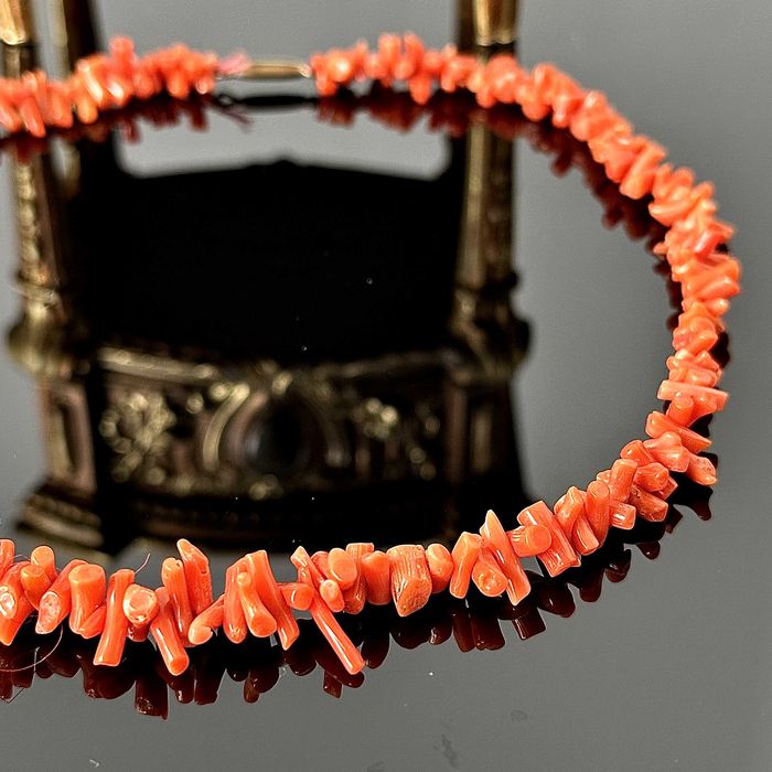 Naszyjnik z naturalnych czerwonych Korali, wykonane około 1920 roku