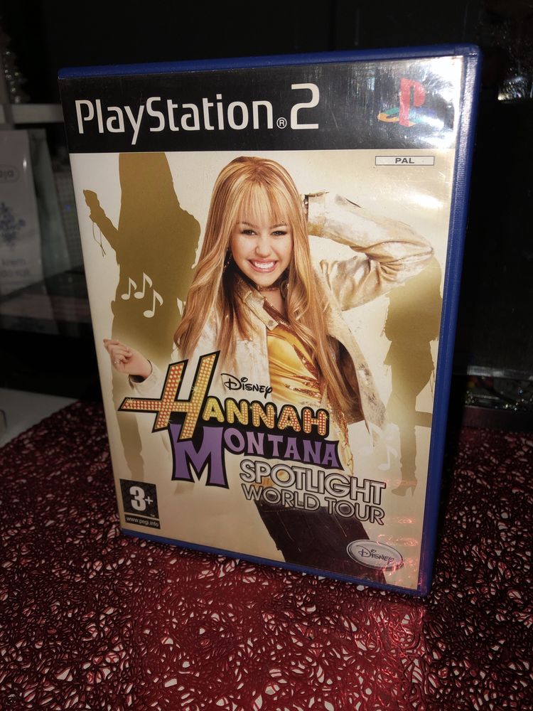 Gra na PS2 "Hannah Montana - Spotlight World Tour"