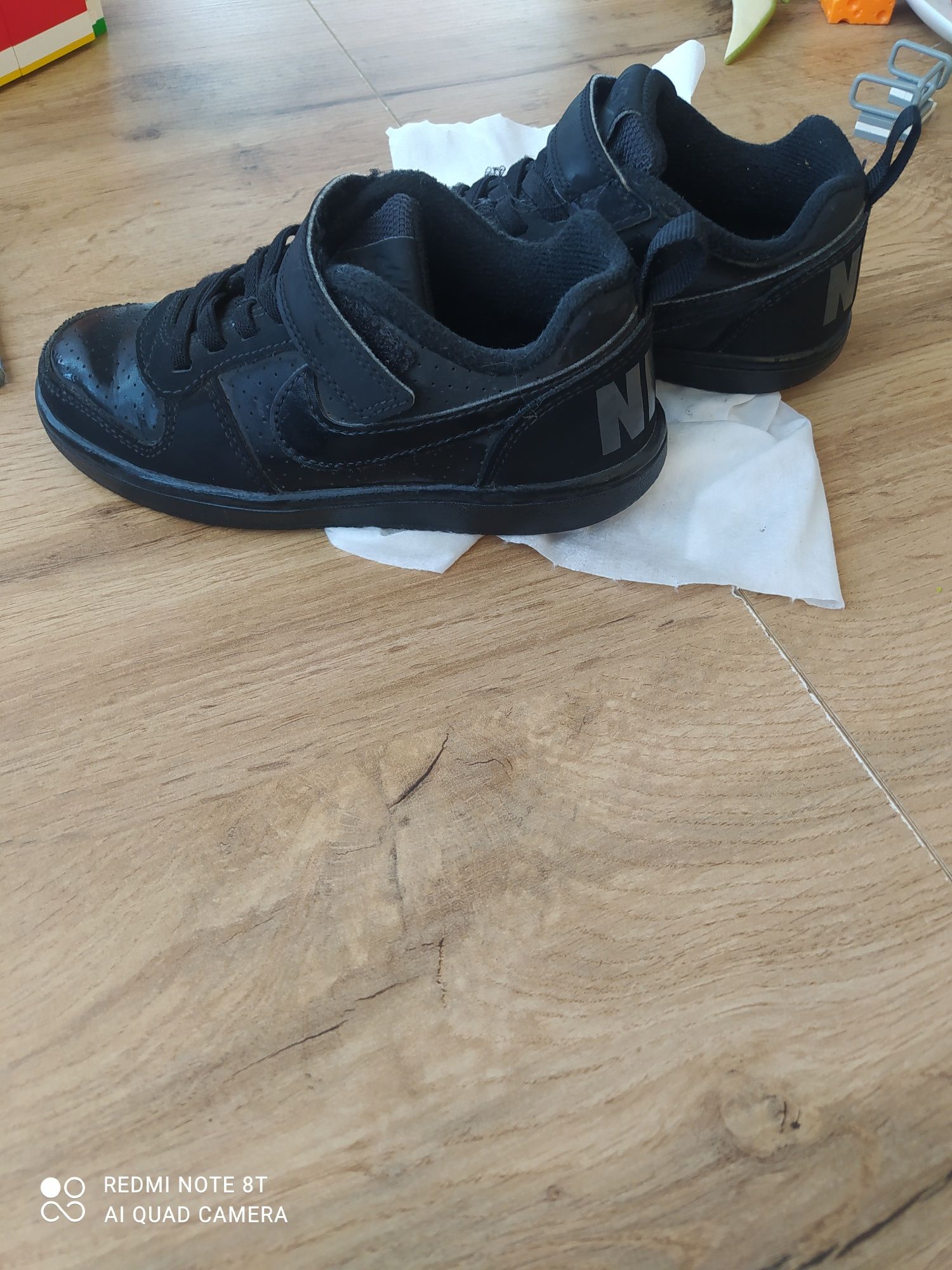 Buty chłopięce czarne nike roz. 28