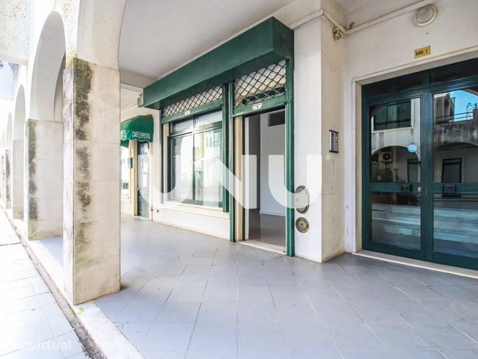 Loja na Vila de Alenquer, com lugar de estacionamento!