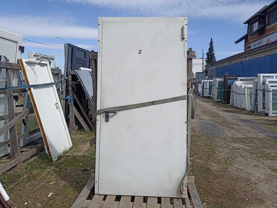 Drzwi zewnętrzne stalowe 102/222