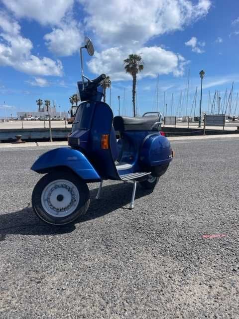 Vespa PX125 E, em bom estado