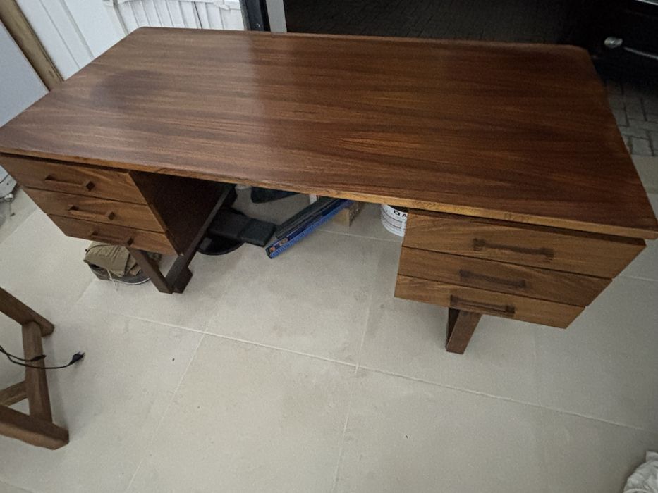 Secretária em Cerejeira