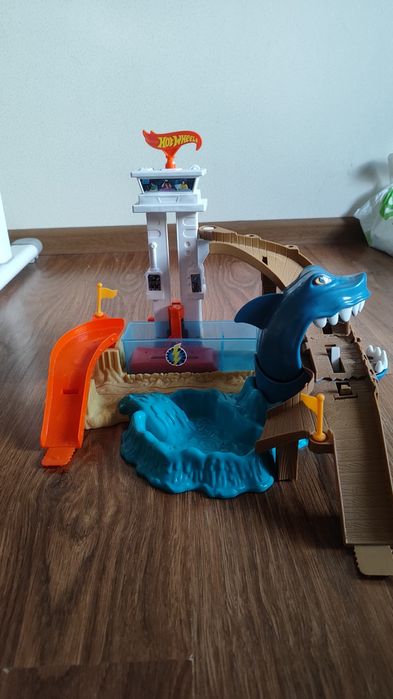 Трек Hot wheels Полювання на акулу