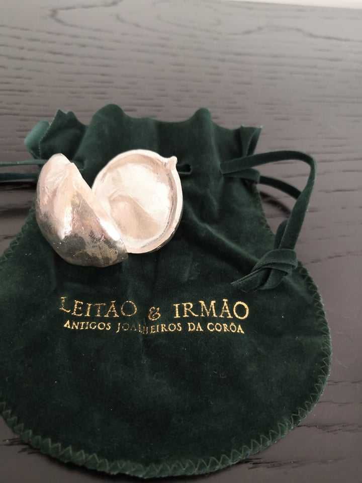 Castanha de Prata estilo Relicário (Fabricação Leitão & Irmão)