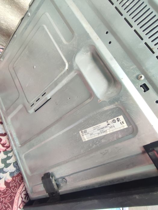 Встраиваемая духовка Ariston