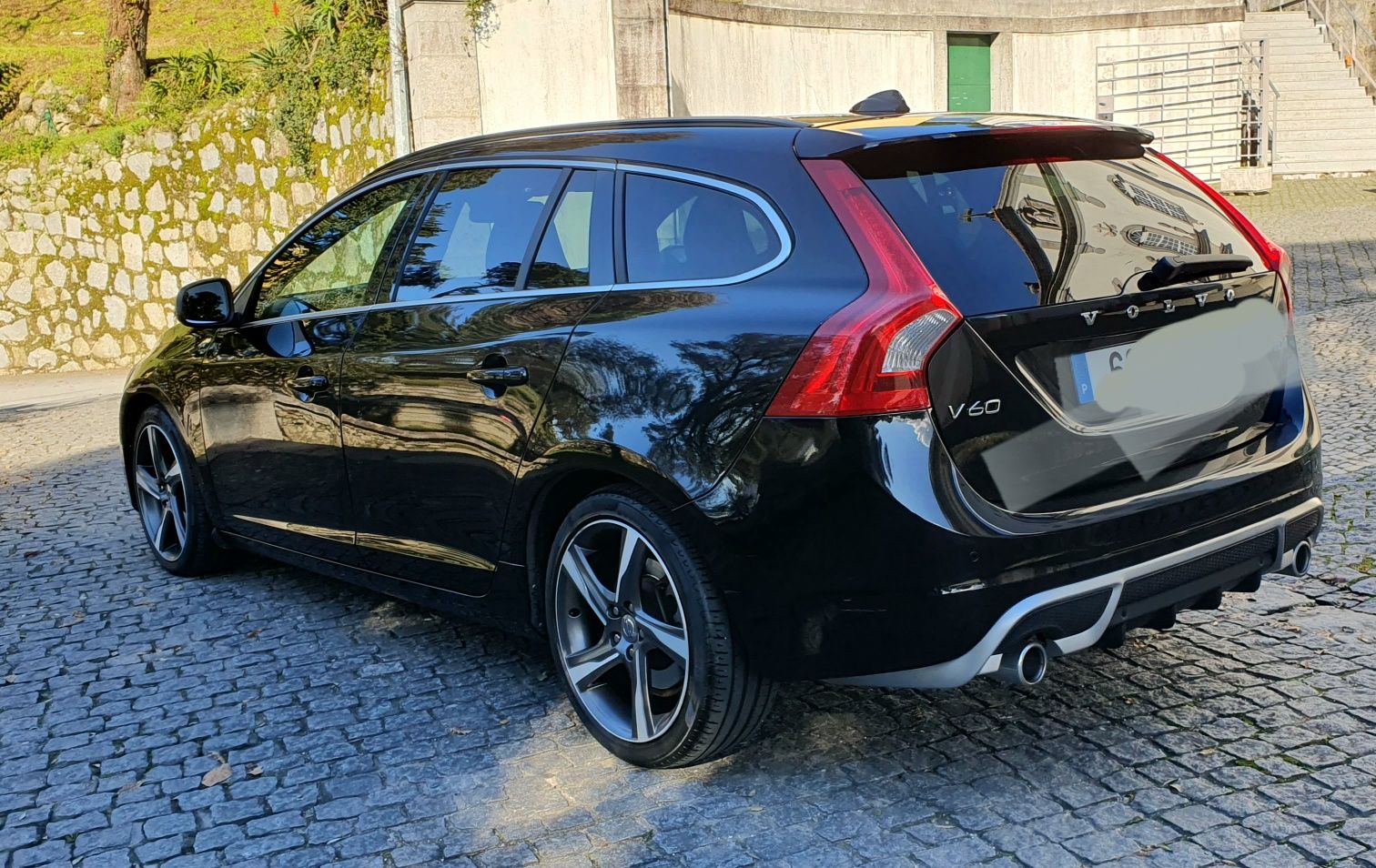 Volvo V60 D4 R-design Aut.