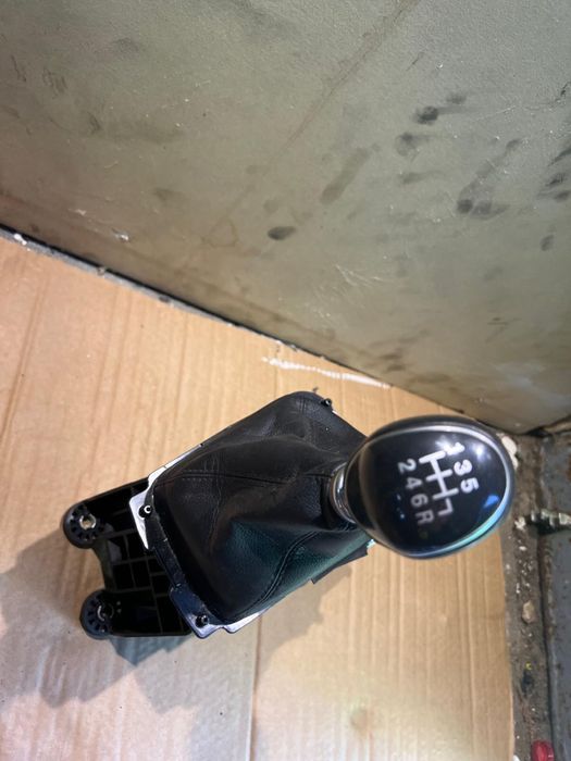 Mieszek lewarek gałka zmiany biegów manual Ford ecosport 1.0 II lift