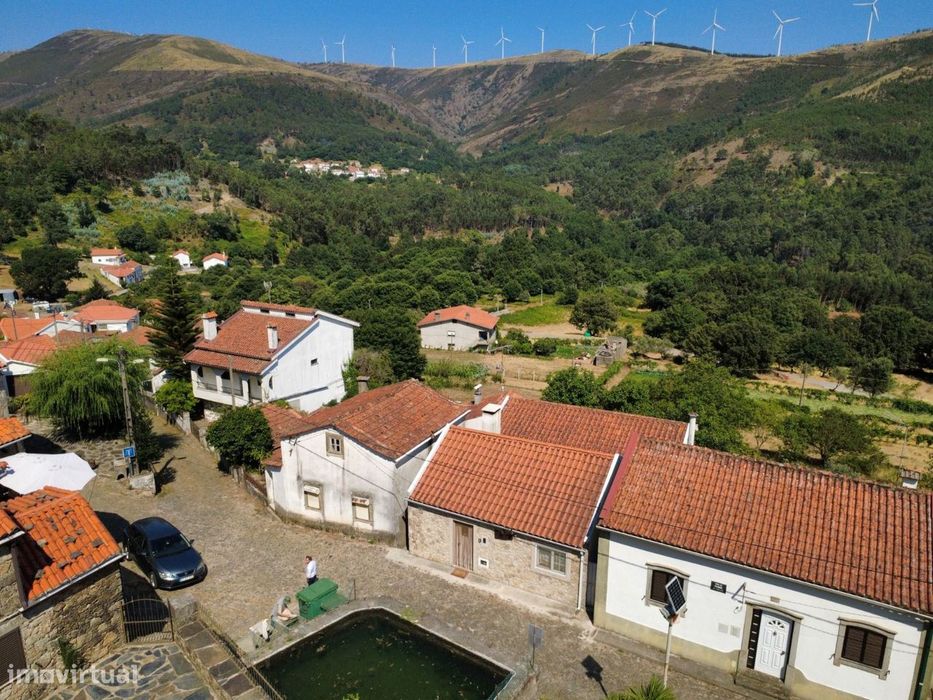 Moradia em banda, para venda, Castanheira de Pêra - Castanheira de ...