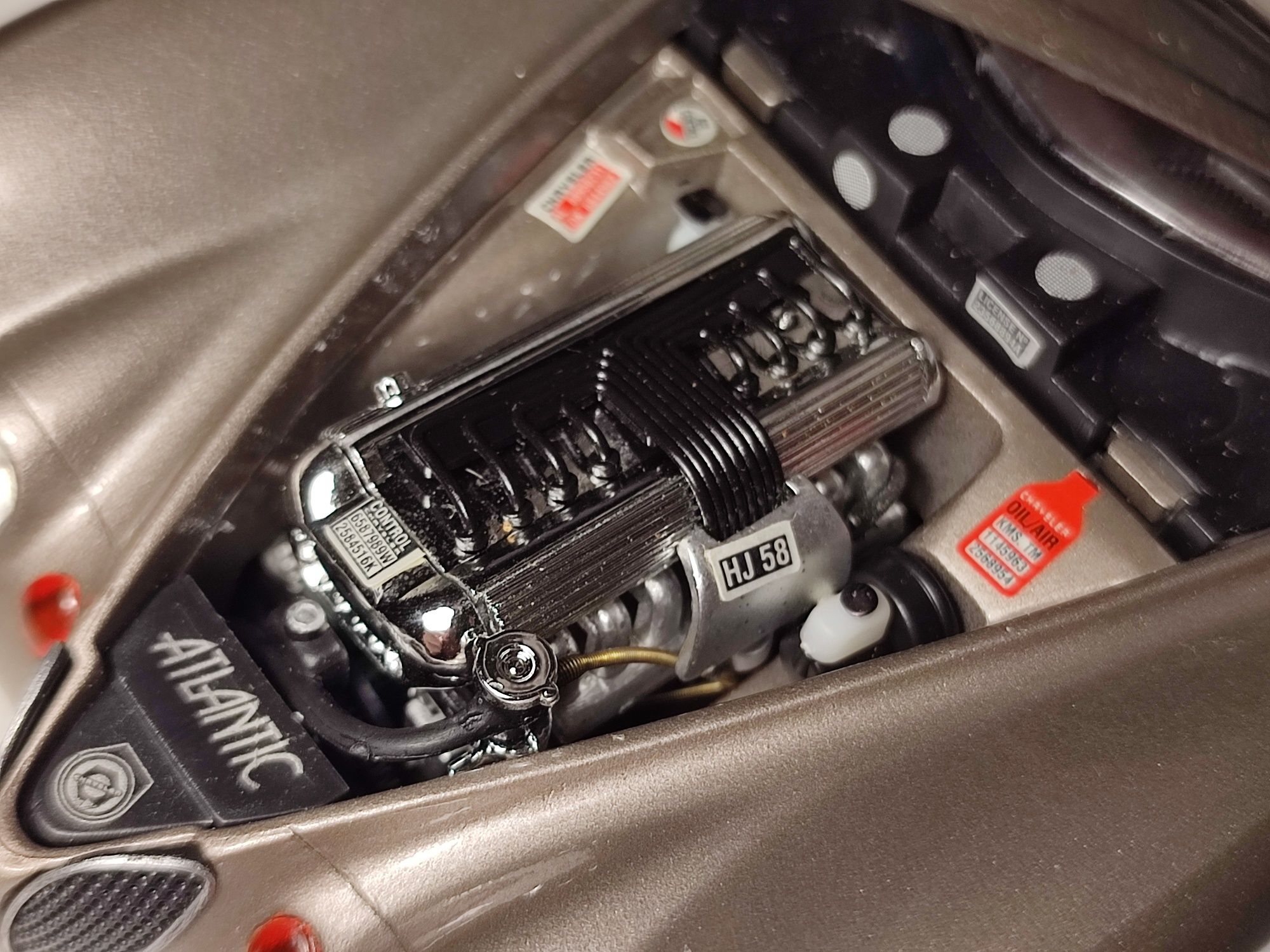 Модель Chrysler Atlantic 1/18 GuiToy