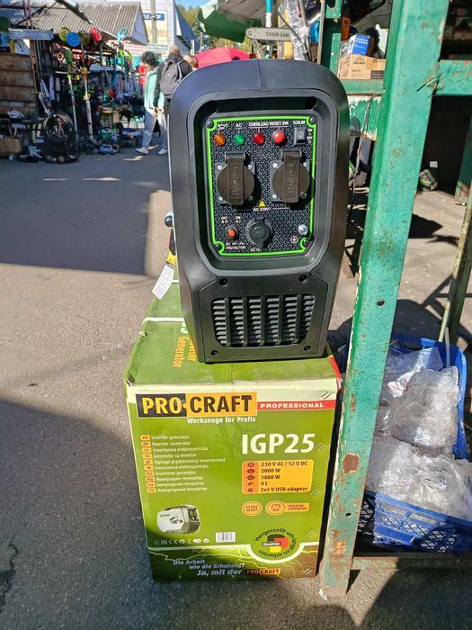 Продам інвекторний генератор 2,2  квт.3 года гарантії.  .