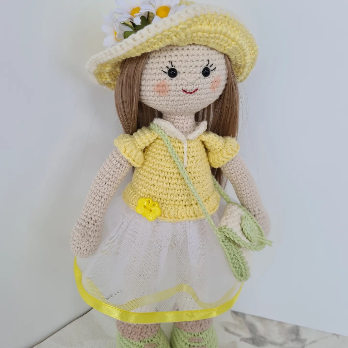 Лялька в'язана амігурумі інтер'єрна іграшка кукла вязаная